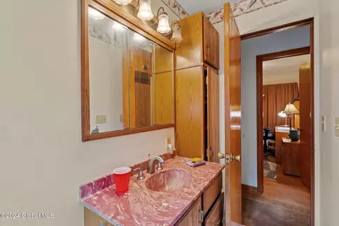 Bath - 34 Martin Ter, Albany, NY 12205 photo 2 of 3