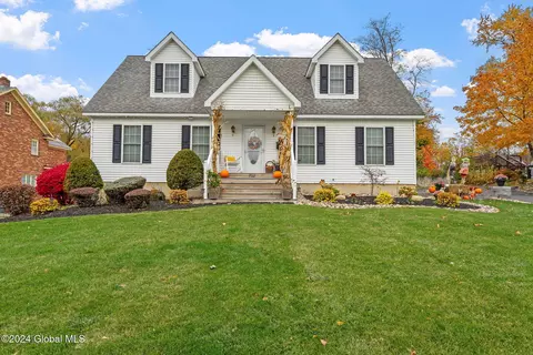 202 Northampton Rd, Amsterdam, NY 12010