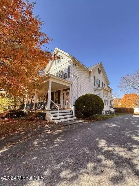 174 Main St, Altamont, NY 12009