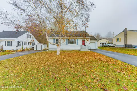 14 Christman Pl, Amsterdam, NY 12010