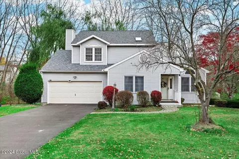 22 Ponderosa Dr, Clifton Park, NY 12065