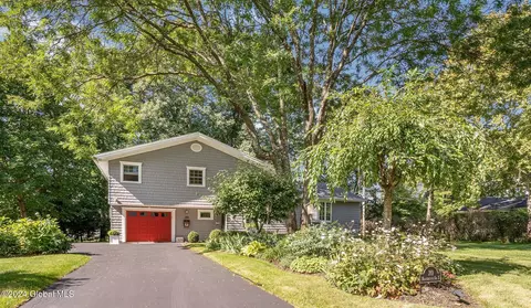 189 Westchester Dr S, Delmar, NY 12054