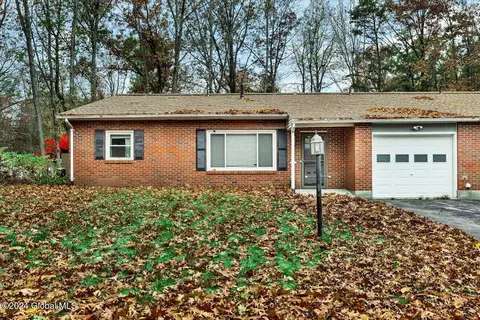 3 Deer Crk # A, Clifton Park, NY 12065