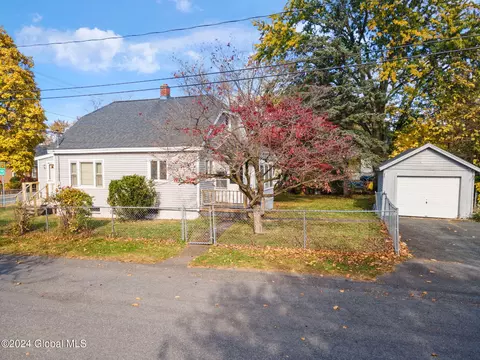 21 Sherwood Ave, Rensselaer, NY 12144