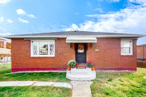 1528 4th Ave, Watervliet, NY 12189
