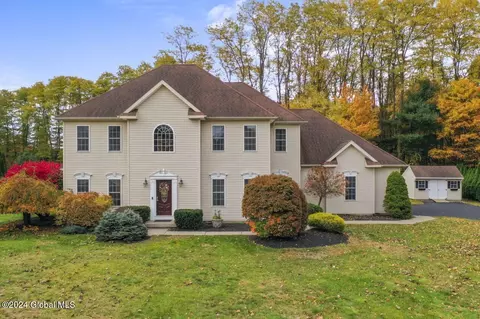 16 Devonshire Way, Clifton Park, NY 12065