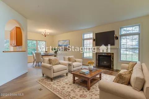 17 Hampton Cir, Mechanicville, NY 12118 photo 10
