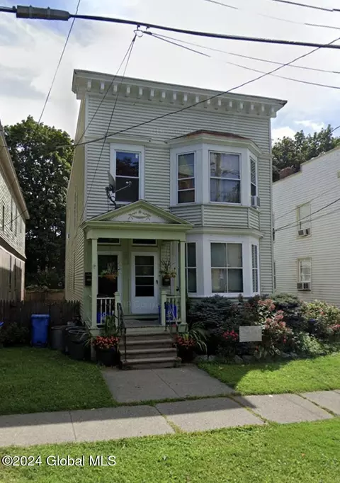 28 Walter St, Albany, NY 12204