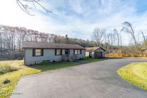 3429 Currybush Rd, Schenectady, NY 12306