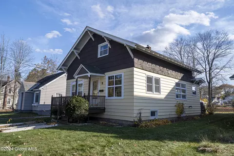 9 Lexington Ave, Glens Falls, NY 12801