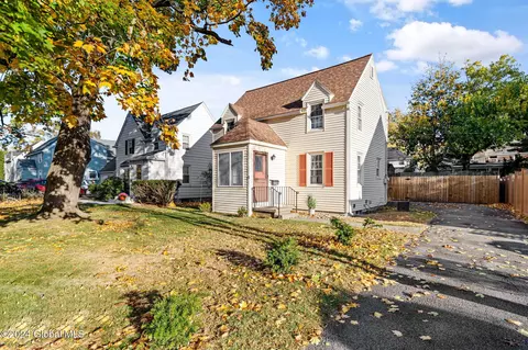 17 Victor St, Albany, NY 12206