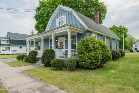 70 Mitchell St, Saratoga Springs, NY 12866