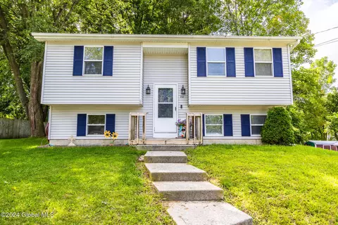 60 Peck Ave, Glens Falls, NY 12801