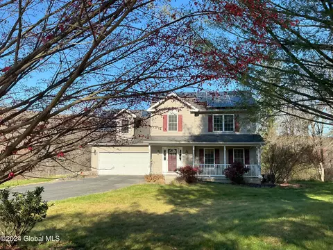 34 Woodview Rd, Troy, NY 12182