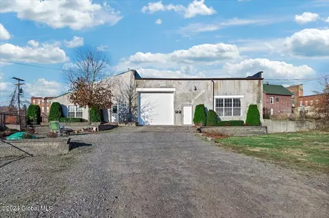 8 Broadway, Gloversville, NY 12078