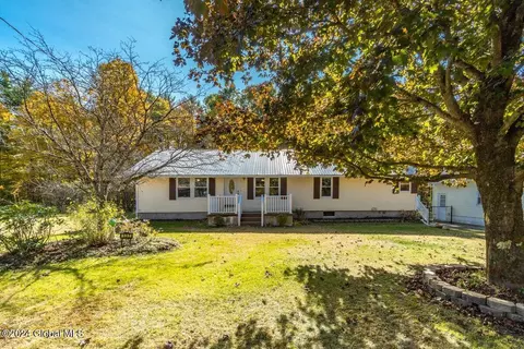 137 Stark Rd, Corinth, NY 12822