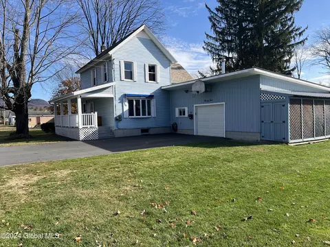 92 E Potter Ave, Granville, NY 12832