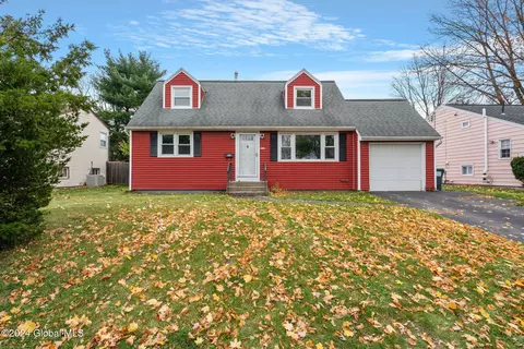 41 Perry Ave, Latham, NY 12110