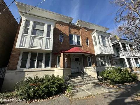 28-30 Robin St, Albany, NY 12206