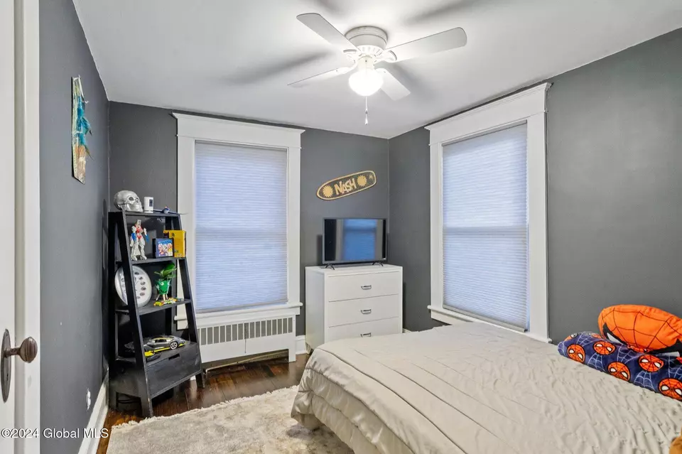 Bedroom - 8 Electric Ave, East Greenbush, NY 12061 photo 3 of 4