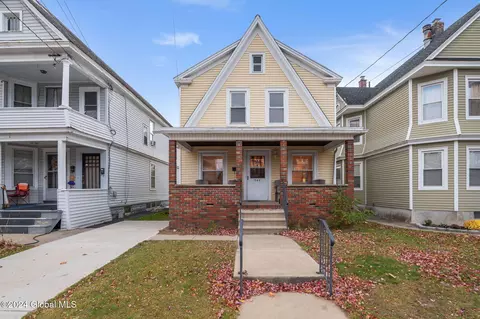 542 Vischer Ave, Schenectady, NY 12306