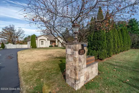 273 Washington St, Saratoga Springs, NY 12866