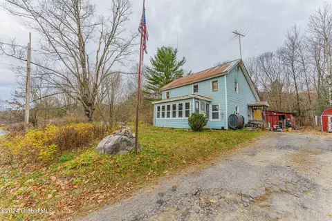 939 County Highway 123, Mayfield, NY 12117