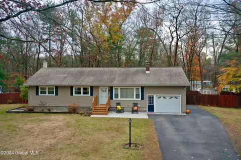 847 Greenwood Dr, Ballston Spa, NY 12020