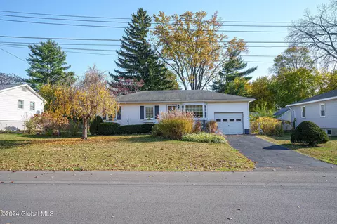 46 Linton Ave, Albany, NY 12205