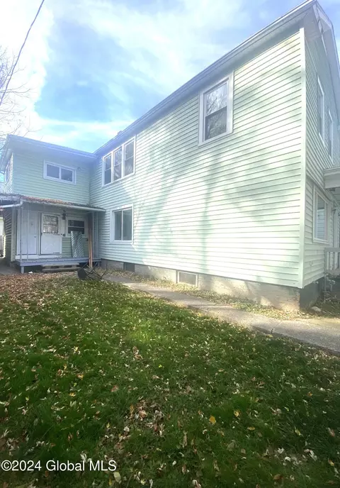 39 Congress St, Cohoes, NY 12047