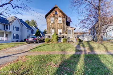 5 Matthew St, Johnstown, NY 12095