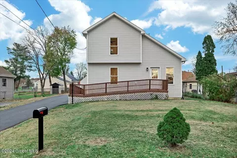 20 Wisconsin Ave, Rensselaer, NY 12144