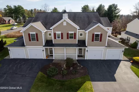 126 Laurel Dr, Amsterdam, NY 12010
