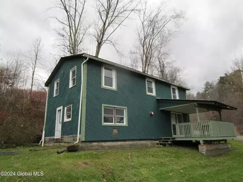 13 Callahan Ln, Fort Ann, NY 12827