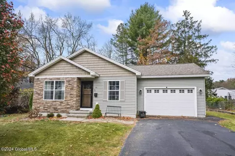 39 Western Ave, Queensbury, NY 12804