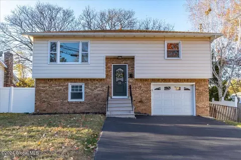 54 Tremont St, Albany, NY 12205