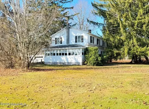 1713 Garfield Rd, Stephentown, NY 12168