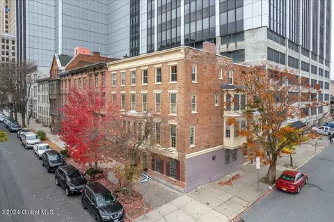 52 S Swan St #3, Albany, NY 12210