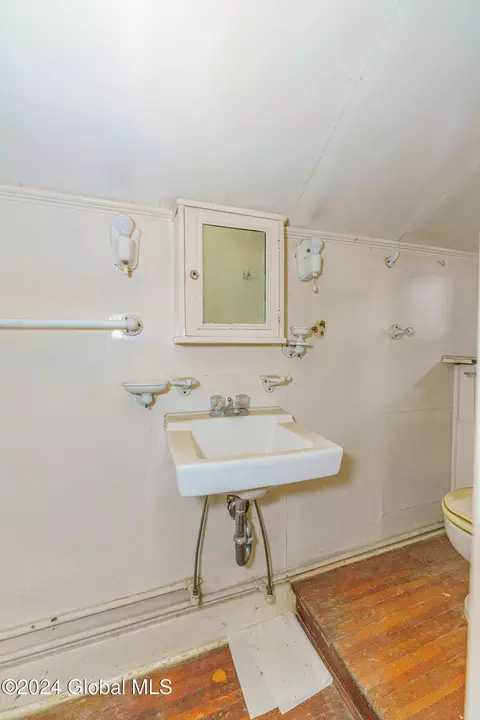 231 Robinson St, Schenectady, NY 12304 photo 30