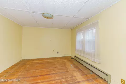 231 Robinson St, Schenectady, NY 12304 photo 25