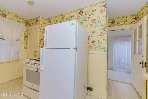 231 Robinson St, Schenectady, NY 12304 photo 14