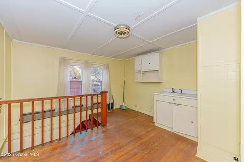 231 Robinson St, Schenectady, NY 12304 photo 24