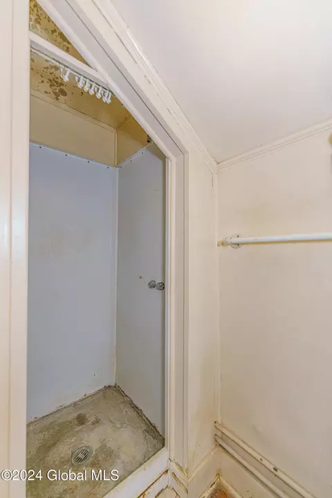 231 Robinson St, Schenectady, NY 12304 photo 31