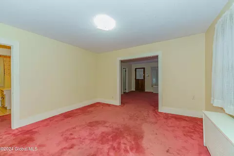 231 Robinson St, Schenectady, NY 12304 photo 9