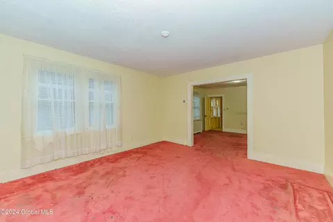 231 Robinson St, Schenectady, NY 12304 photo 8