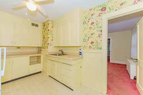 231 Robinson St, Schenectady, NY 12304 photo 12