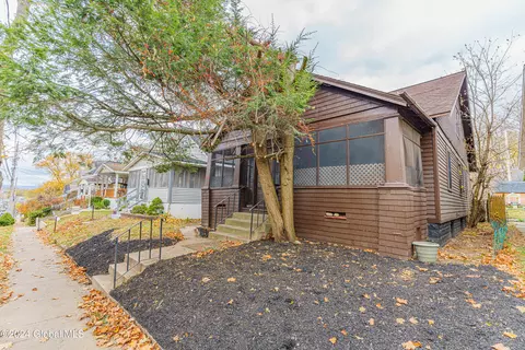 231 Robinson St, Schenectady, NY 12304 photo 2