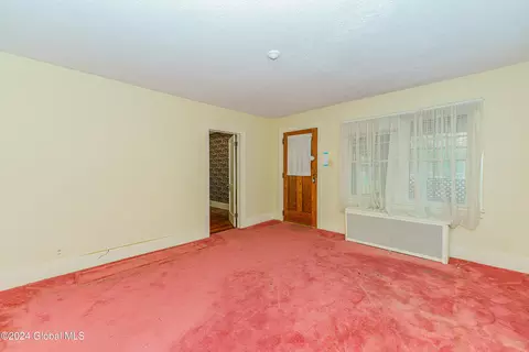 231 Robinson St, Schenectady, NY 12304 photo 6