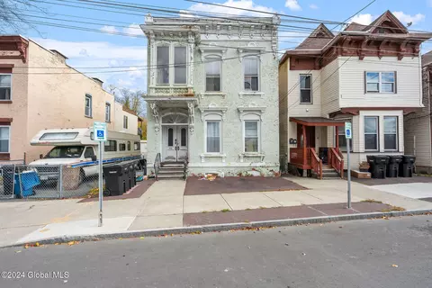886 River St, Troy, NY 12180