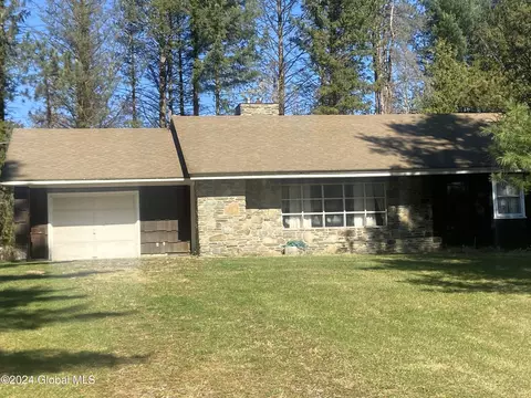 134 Hilton Rd, Slingerlands, NY 12159